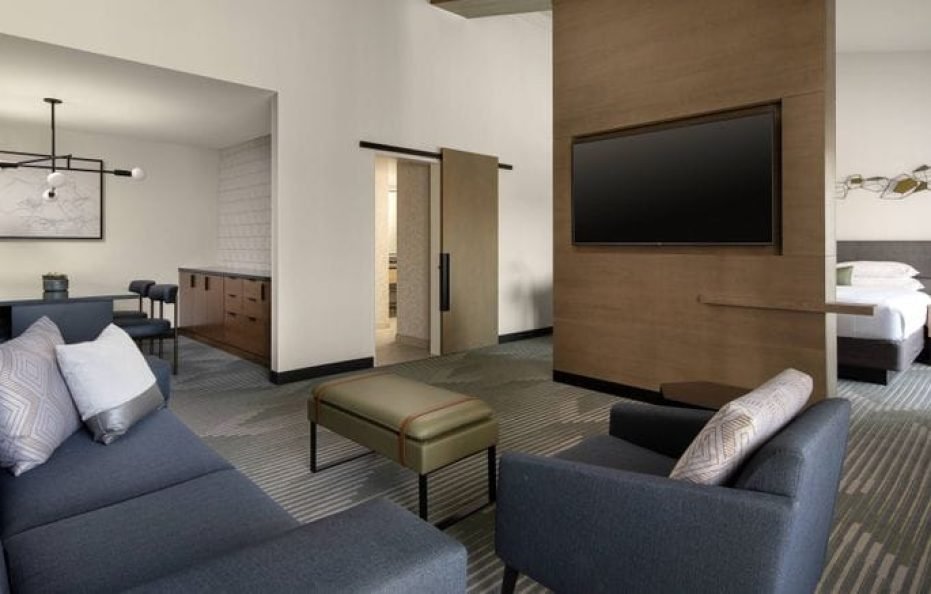 Luxury Suite