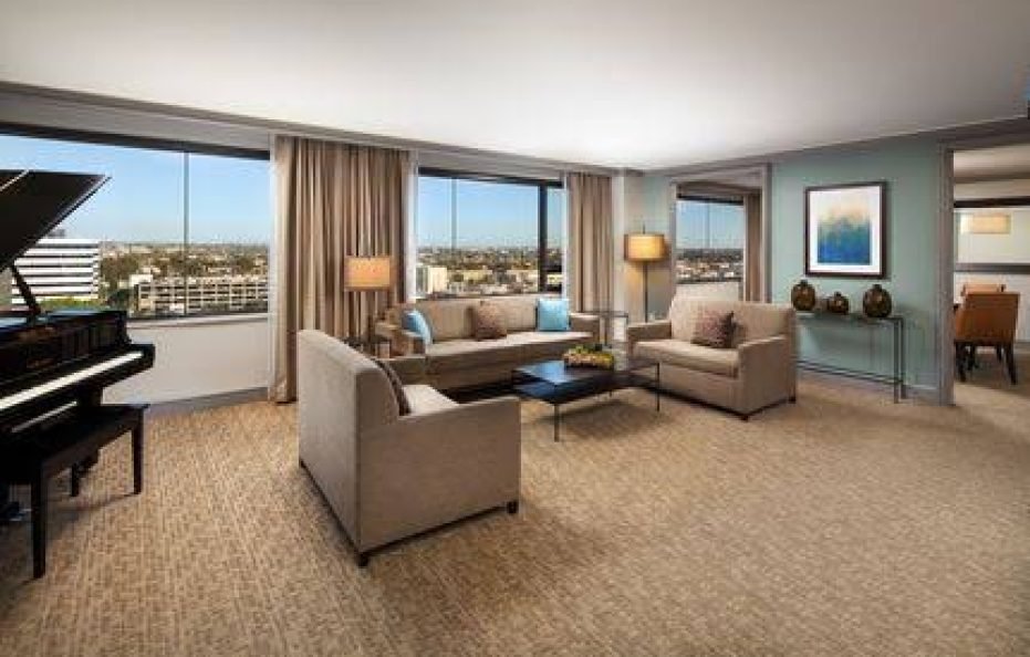 Luxury Suite